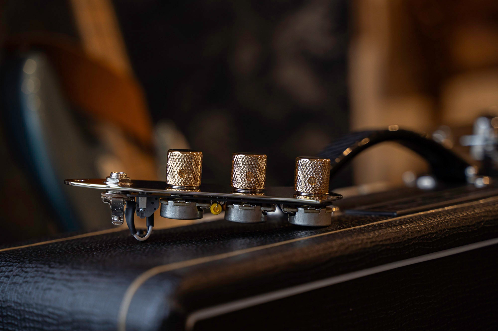 Custom Works: Loaded Control Plate for Jazz Bass®