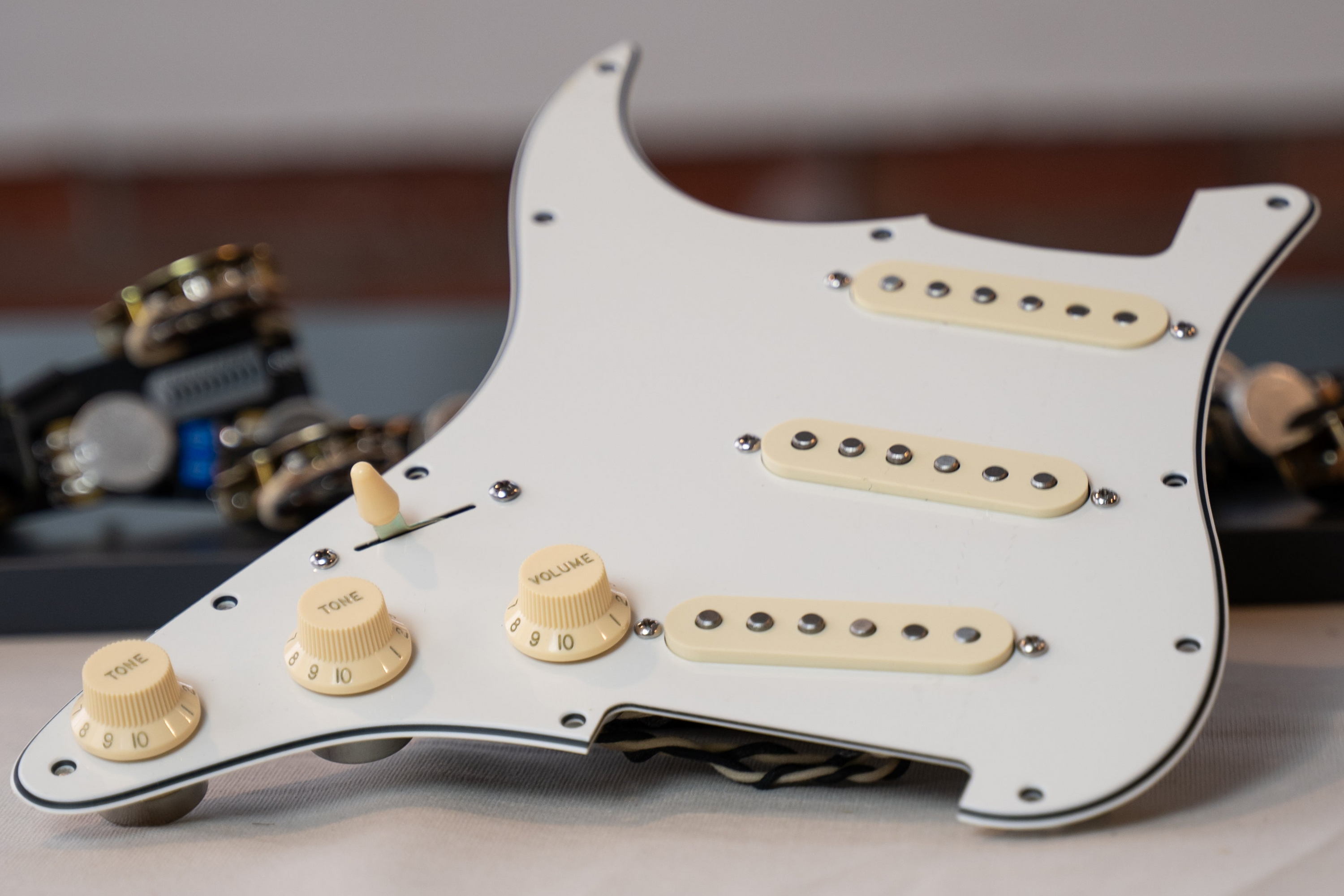 Custom Works: Lollar Loaded Pickguard for Strat® LEFTY!