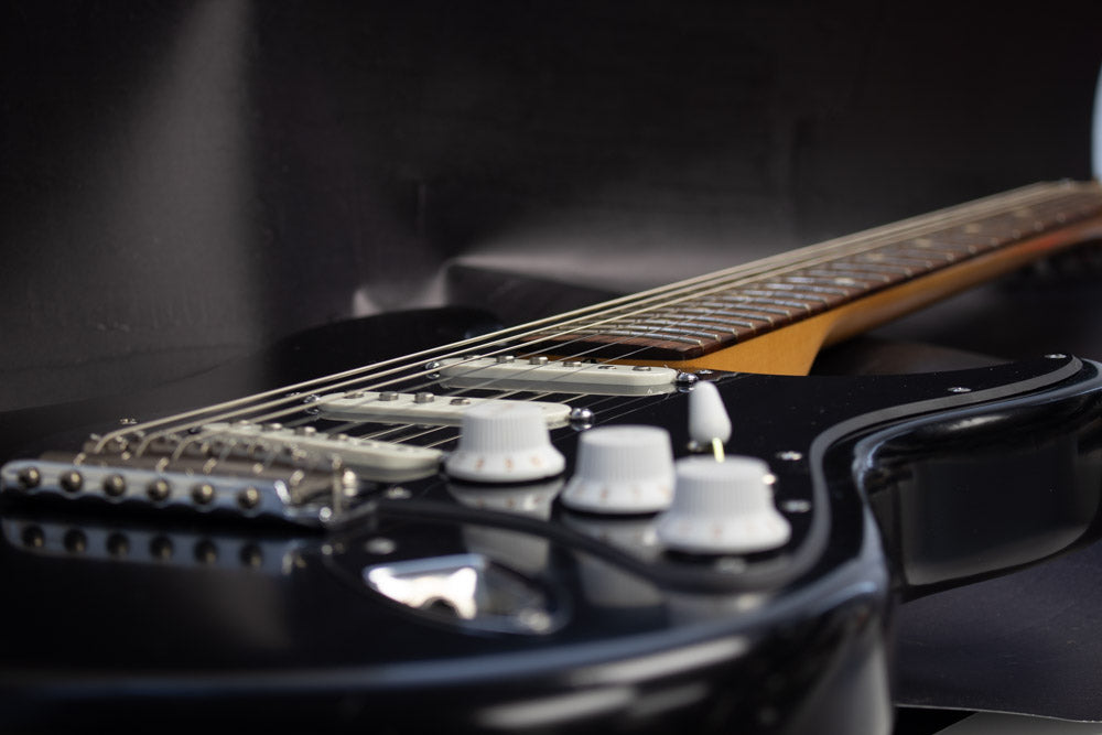 Série Artiste : Plaque de protection chargée Pompeii « Black Strat »