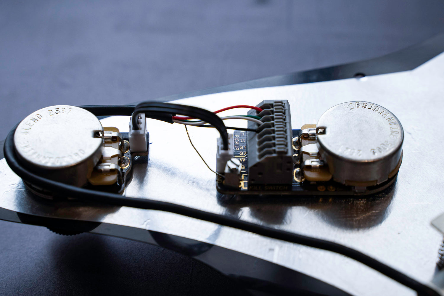 Custom Shop: HSS Loaded Pickguard für Strat®