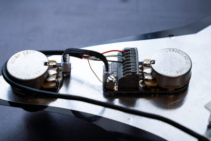 Custom Shop: HSS Loaded Pickguard für Strat®